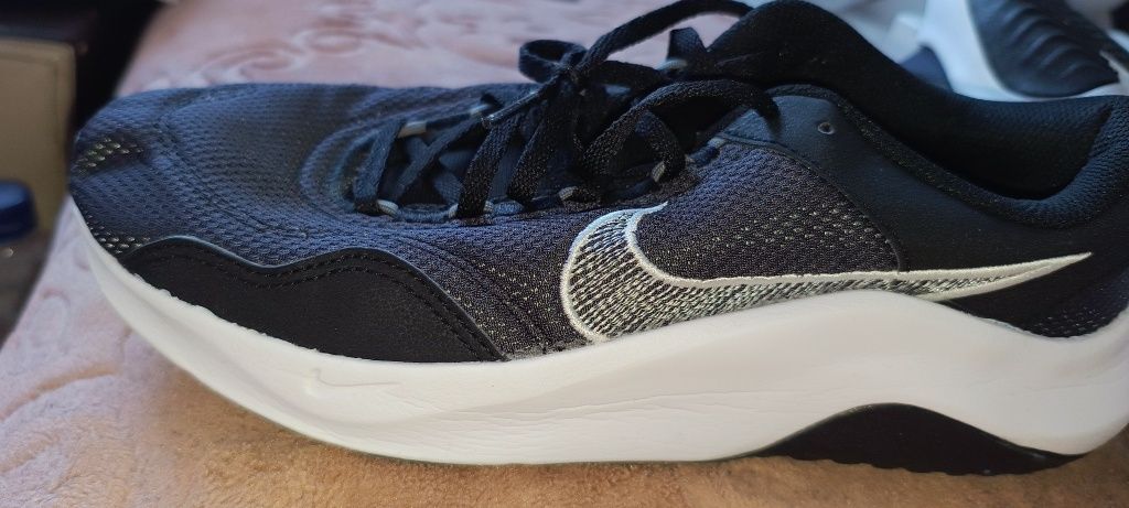 Nike 42 gri de la hervis