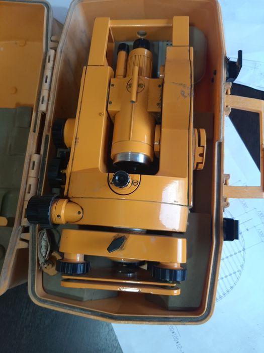 Теодолит   гдр механический