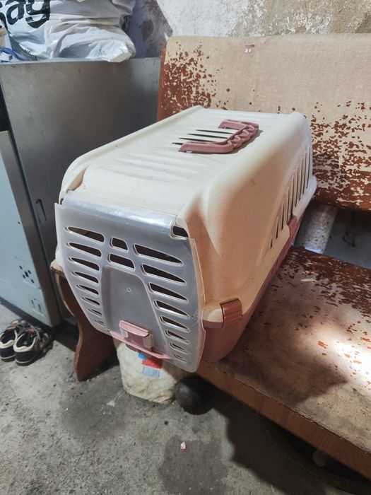 Переноска для кошек и собак