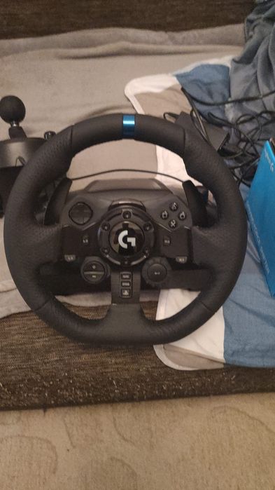 Vând volan cu 3 pedale aluminiu