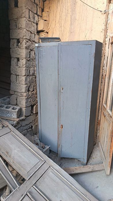 Продам металлический сейф