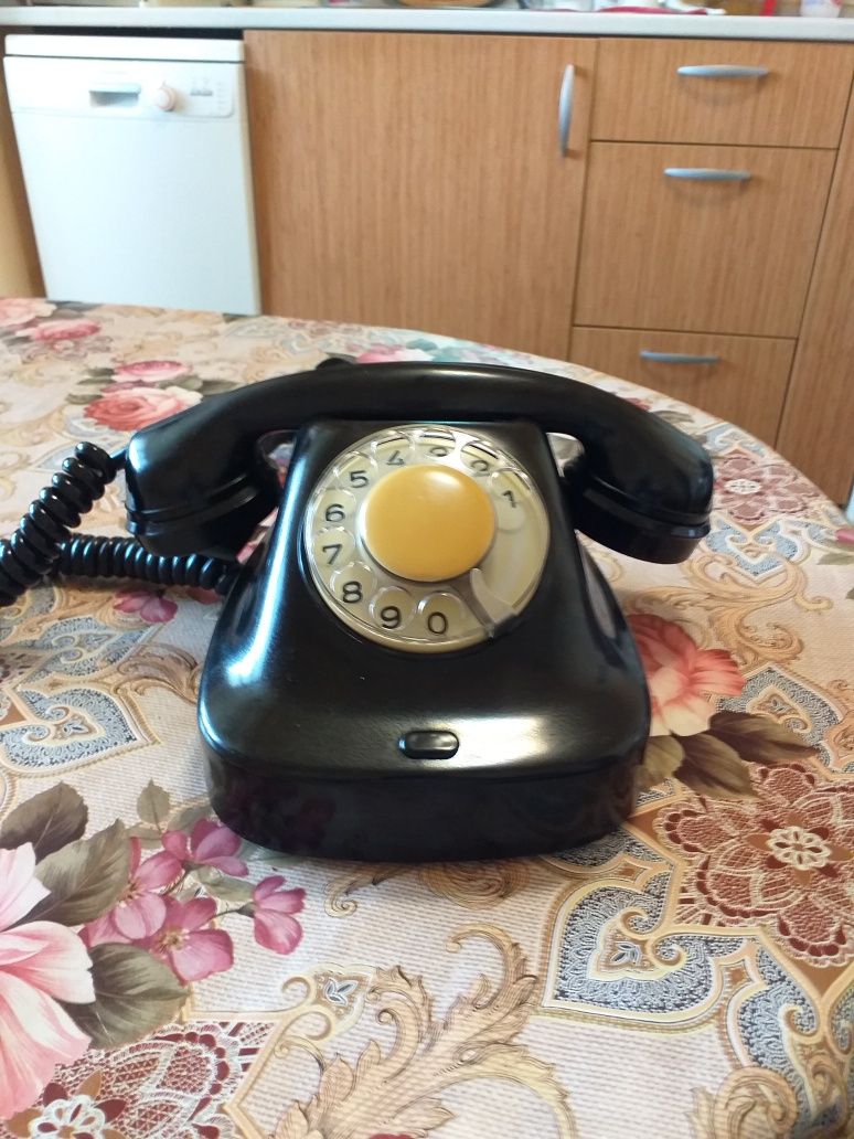 Телефон от 1960 г.