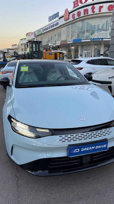 Leapmotor c01 gibrid 2024 v nalichii natarius