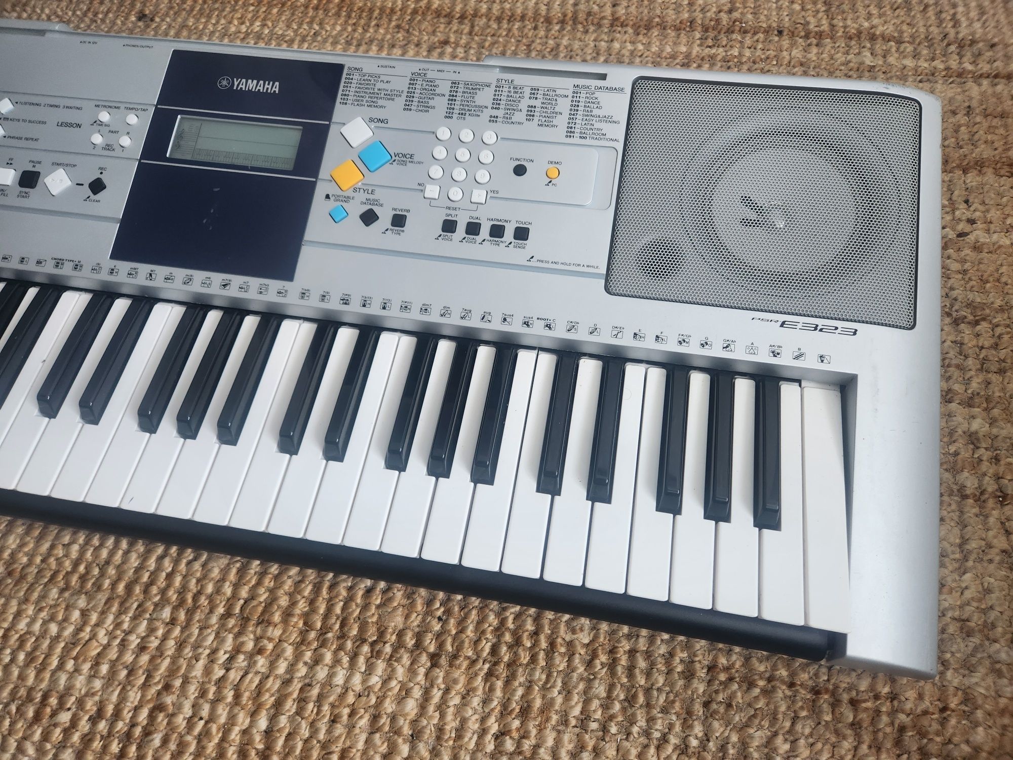 Orga Yamaha psr 323
