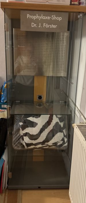 Vand vitrina de sticla