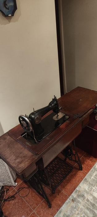 Mașina de cusut Singer!