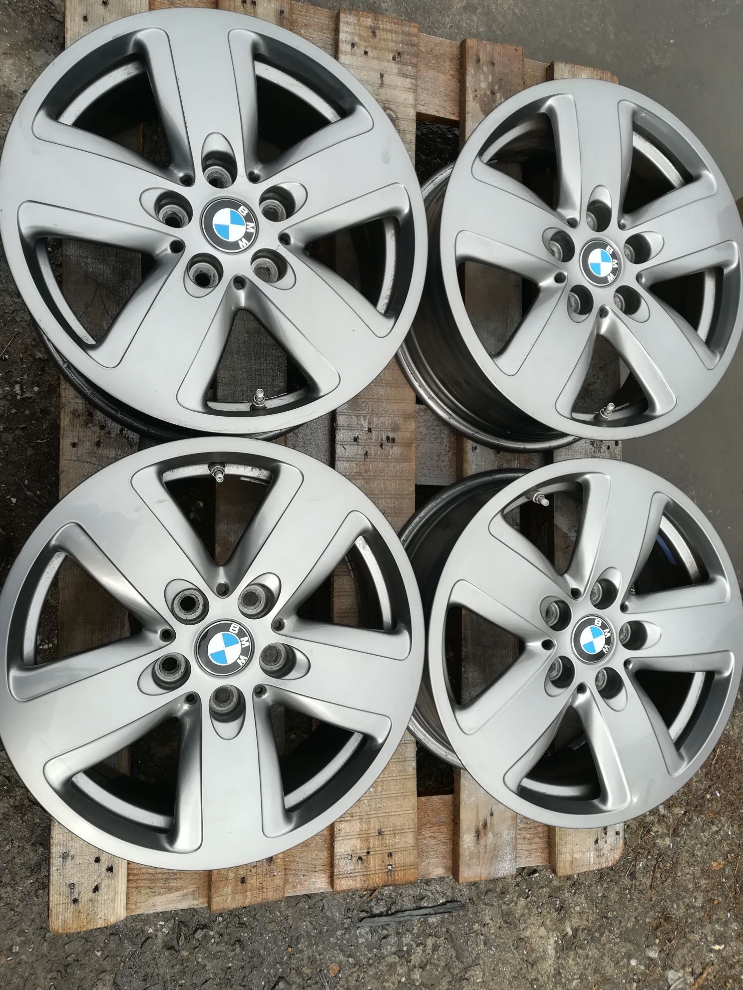 BMW Style 517 16-5х112 7j et47 F40  F44