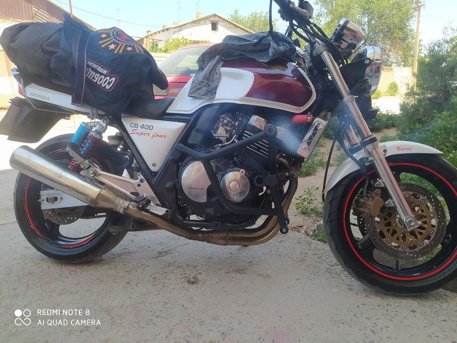 Honda CB400 satiladi. 400 kub 4 cilindr, 16 klapan. Motosikl saz.