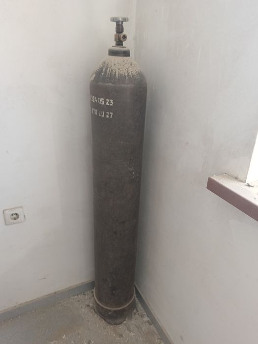 Болон Углекислород сатамын ыдысымен