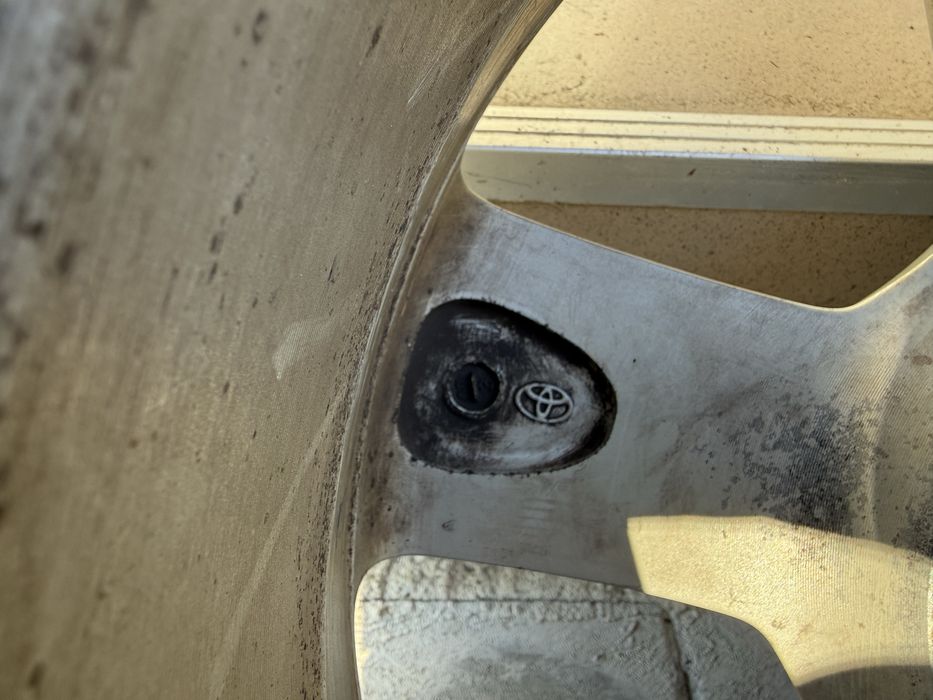 Продавам джанта за Тойота Рав4 17”