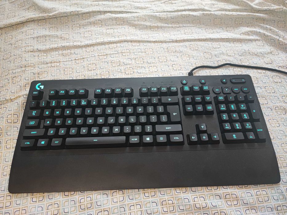 Vând/schimb Tastatura gaming Logitech g213 prodigy