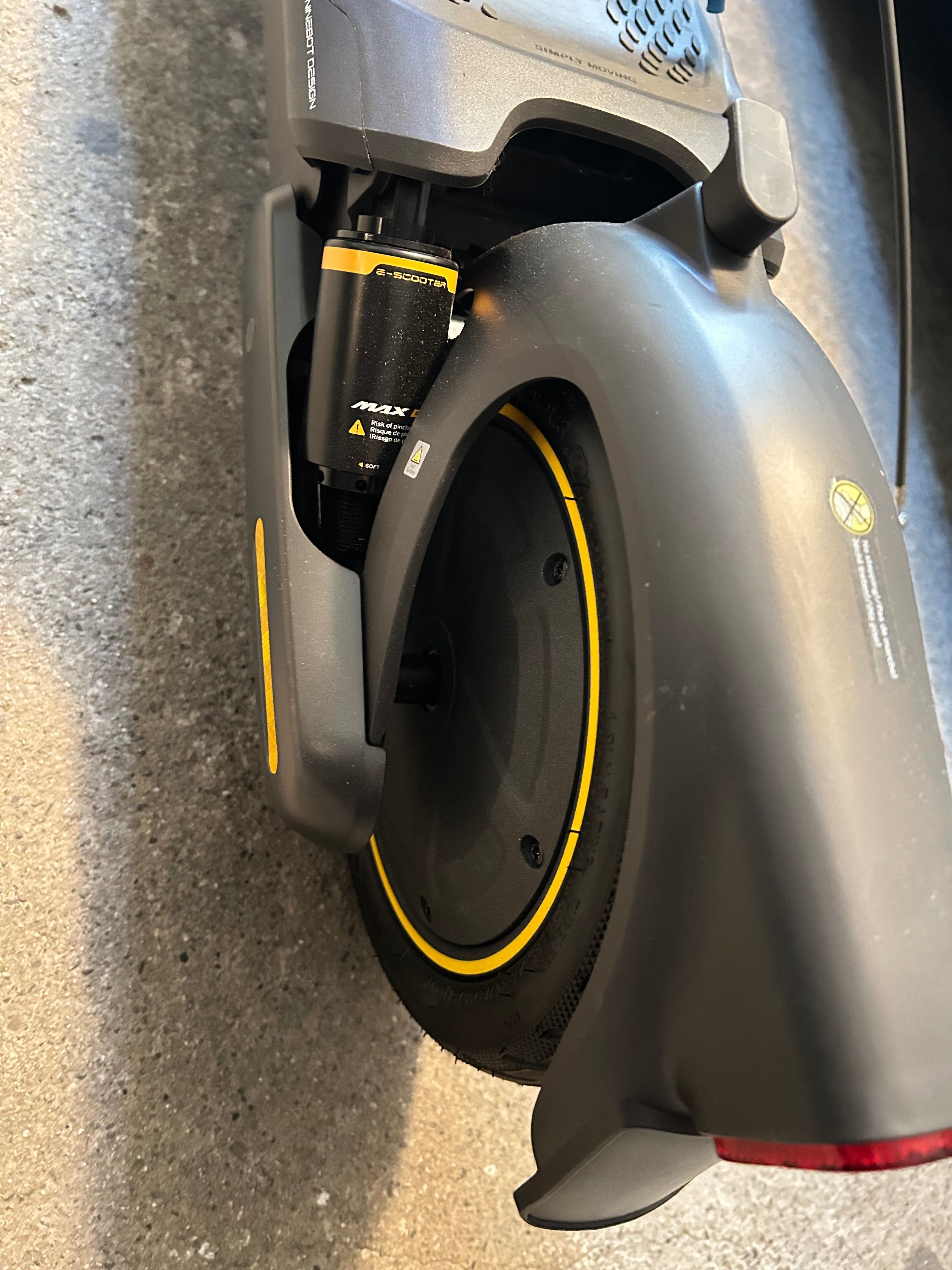 Segway G2D max електрическа тротинетка.