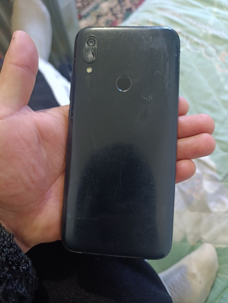 Redmi 7 sotiladi