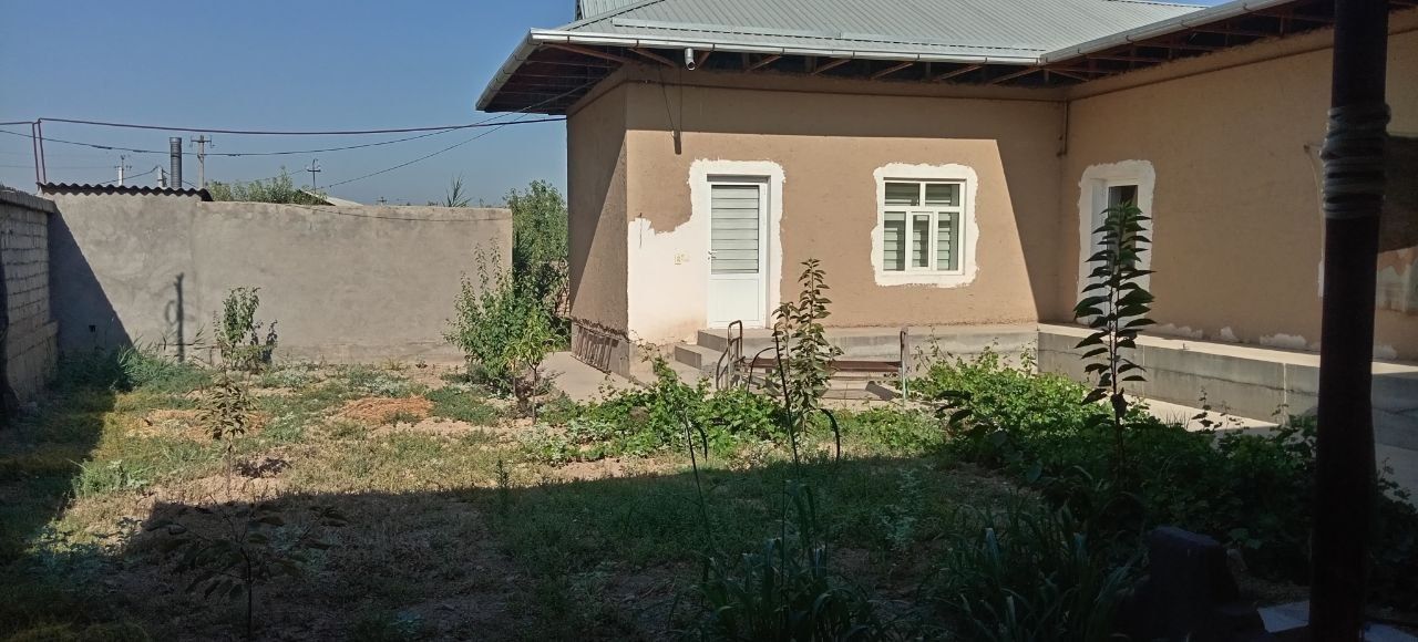 Уй ховли сотилади