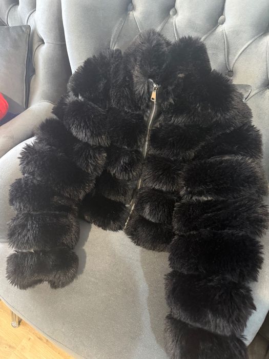 Vând blăniță nouă culoare negru