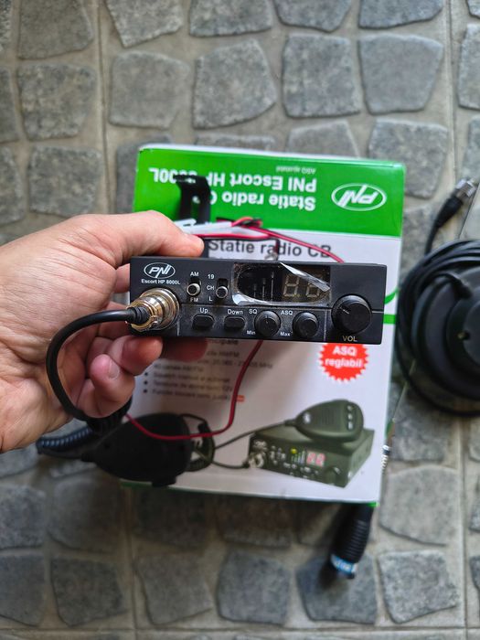 Statie radio CB PNI chit complet cu antena