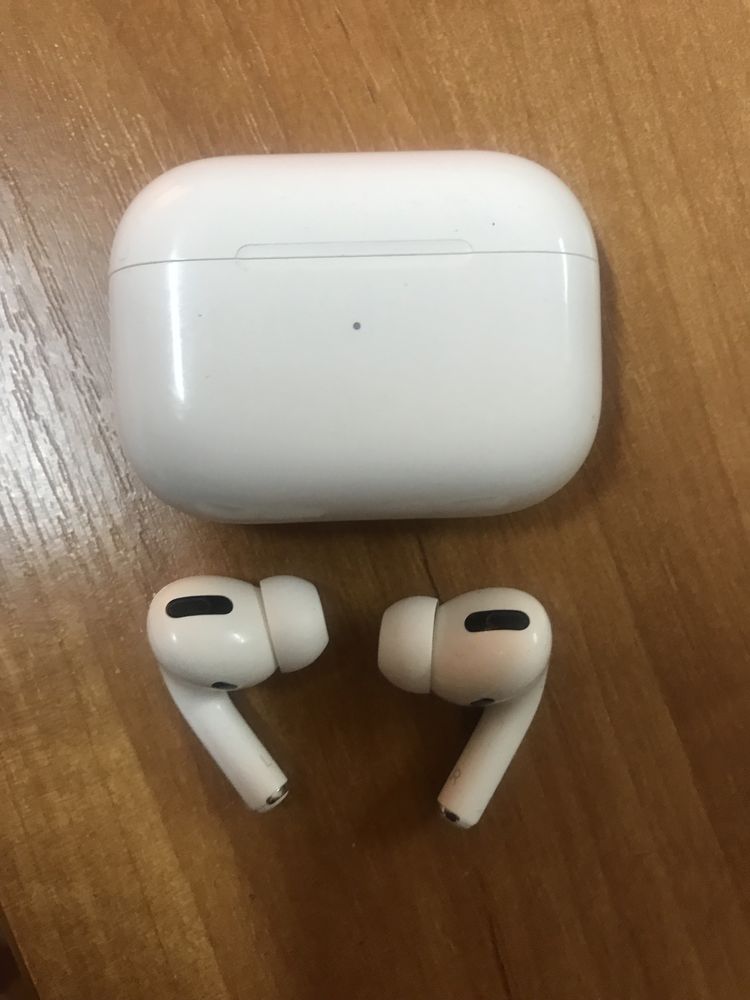 Air pods pro  продам в отличном состоянии