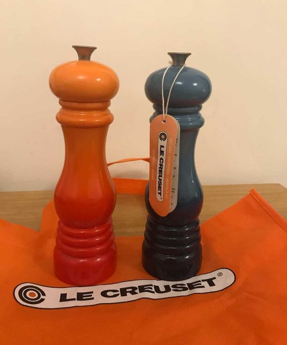 2 мелнички Le Creuset за подправки сол /пипер с голям капацитет - нови