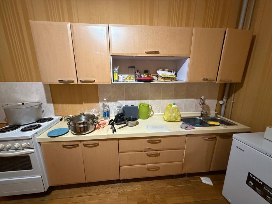 Кухонный гарнитур срочно продам