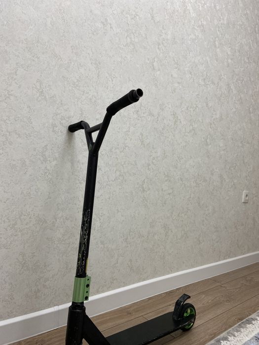 Продам трюковой самокат  б/у