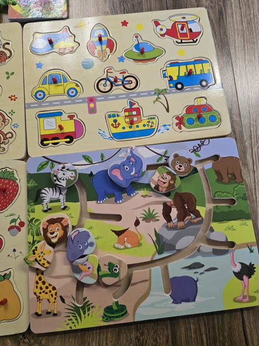 Лот пъзели и книжки