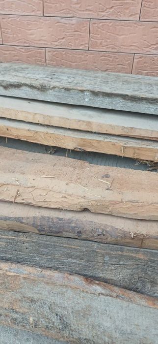 Taxta sotaman va tovuqlarning uyini