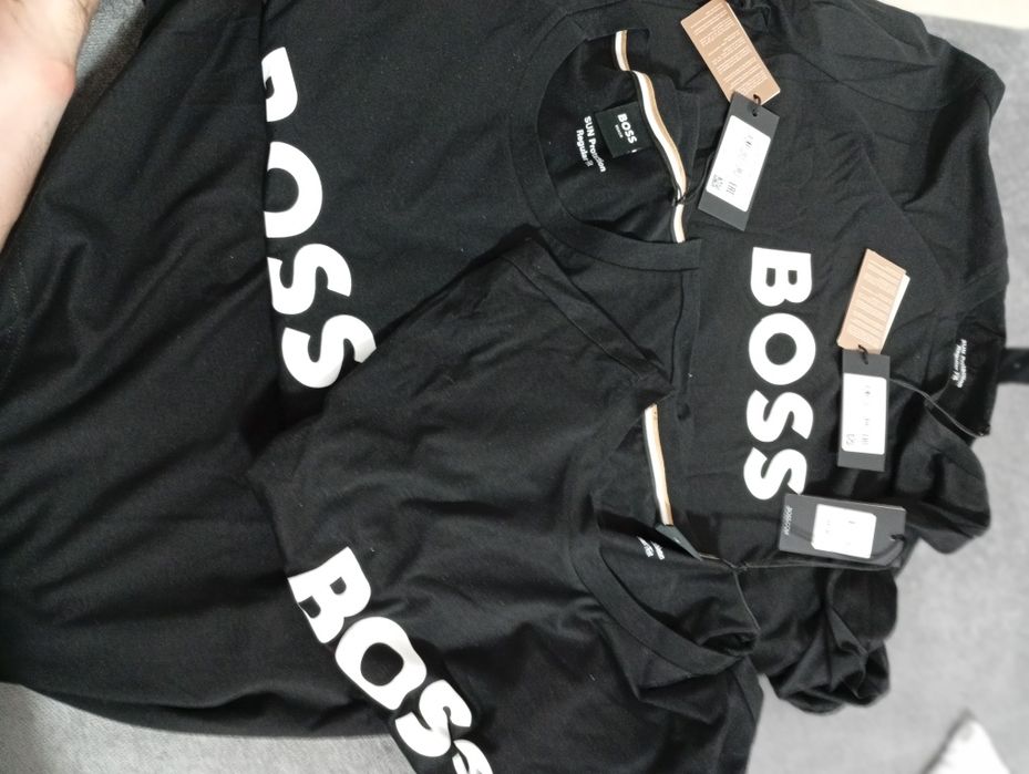 HUGO BOSS,Unisex.Tricou cu imprimeu logo, Original.marime:M și L