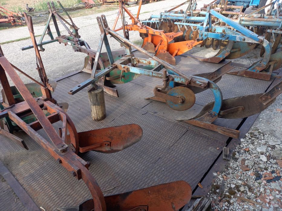 Plug  troliu crapator lemne  discuri agricole dtc utb universal