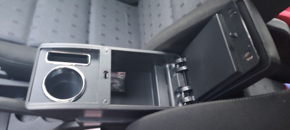 Подлакътник, организатор за Peugeot 307 SW