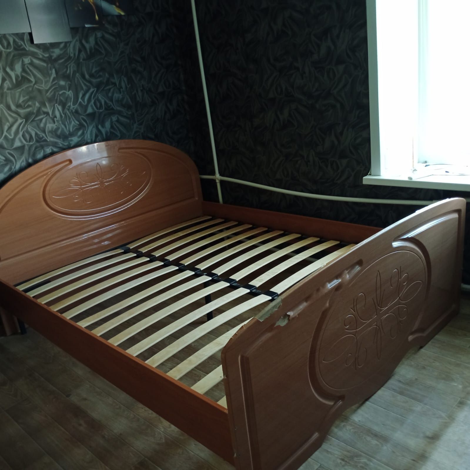 Продам 2-х спальную кровать.