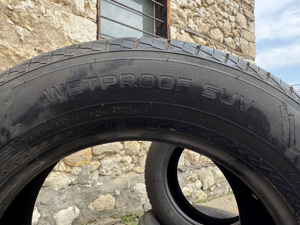 Летни гуми 4 бр. 225/65 R17 102H NOKIAN WETPROOF SUV
