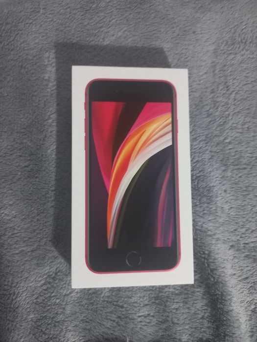 Iphone SE model rosu