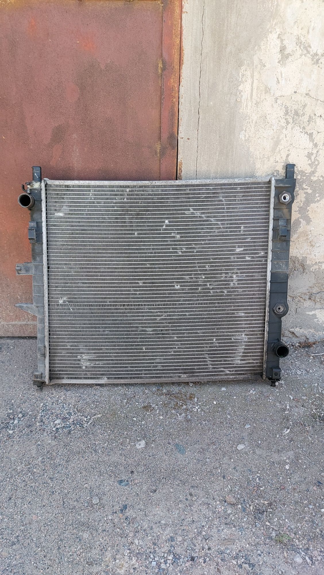 Продам основной радиатор на мерседес  мл w163