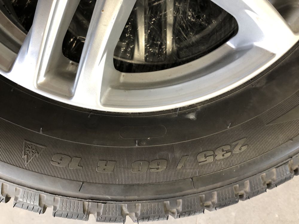 Зимни гуми с джанти от Ford Kuga 235/60R16