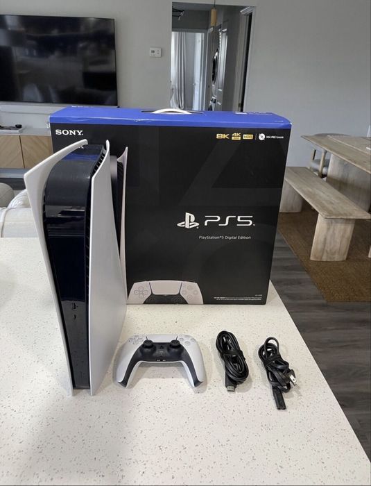 Consola PS5 Digital Phat 825 GB + 2 controllere