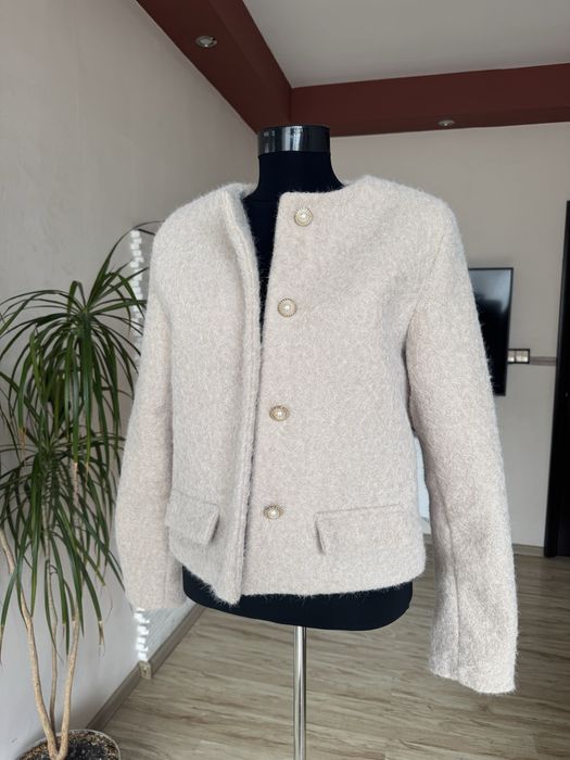 Чисто ново вълнено палто Zara- елегантно и модерно