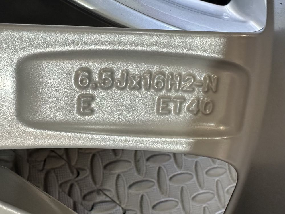 16-цола 5х100 - Audi - A1 - (VW-Skoda-Seat)