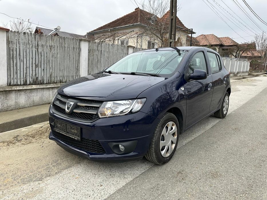 Dacia sandero fabricatie luna 11 an 2014 cu motor 0.9l benzină,