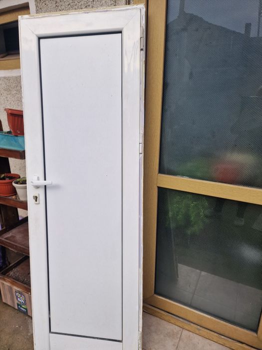 Врата за баня алуминий