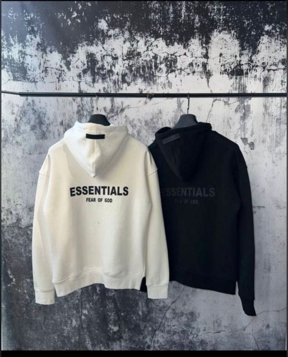 hanorac essentials black and white disponibil s m l xl xxl