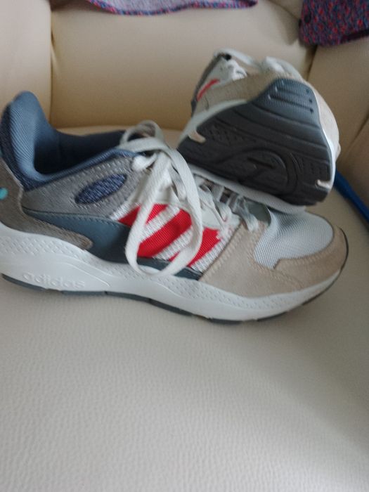 Vind Adidas pt femei