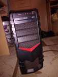 Vând PC împreună cu monitorul.