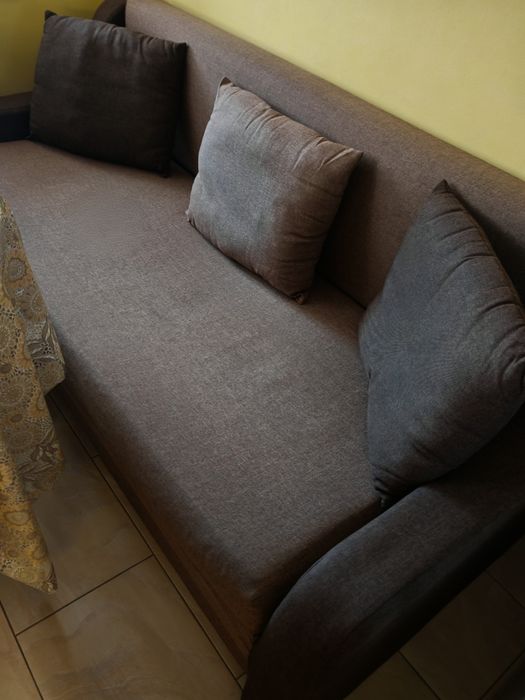 Триместен разтегателен диван