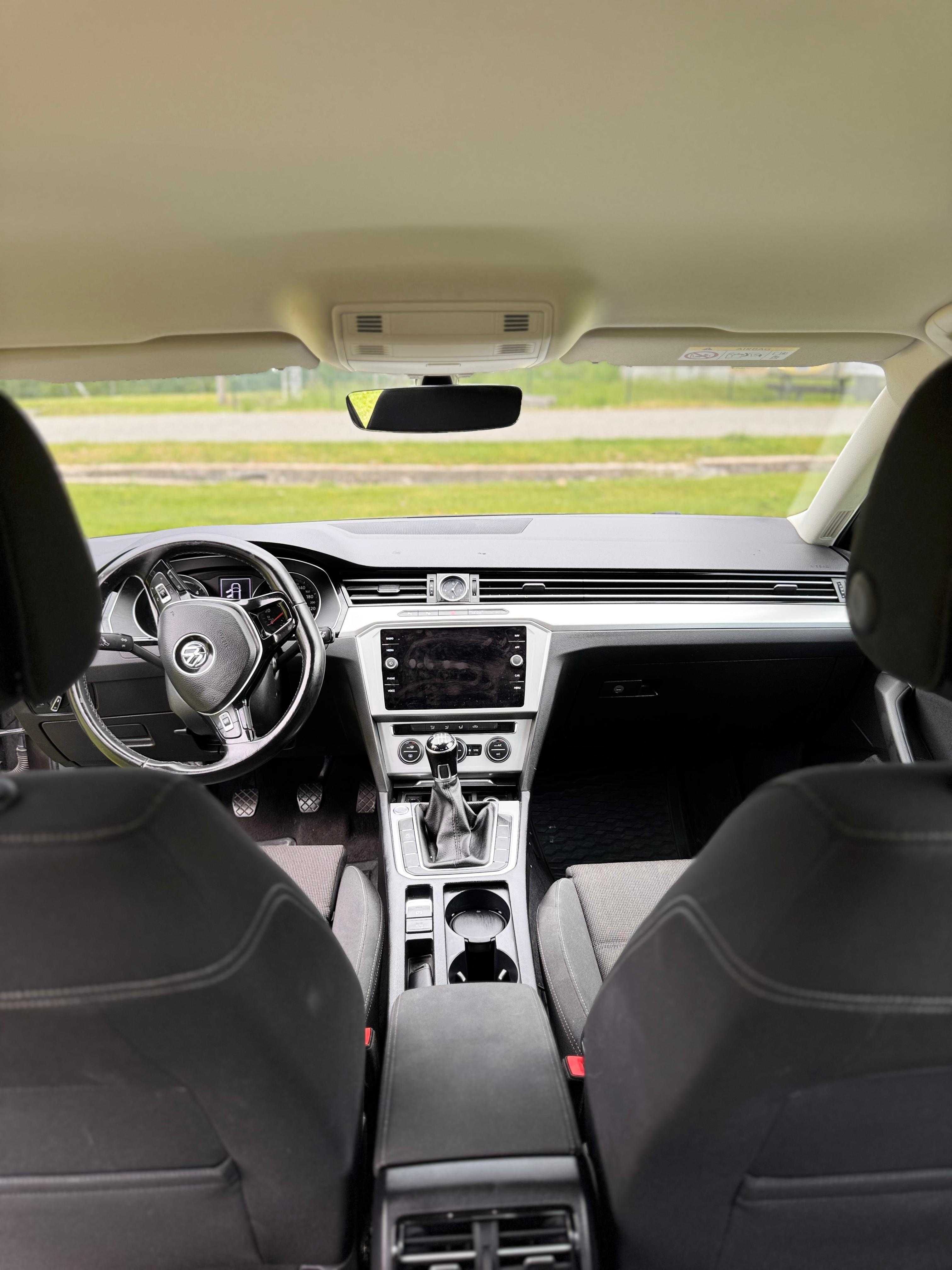 Volkswagen Passat 2018 Full service VW Distronic ACC Camera