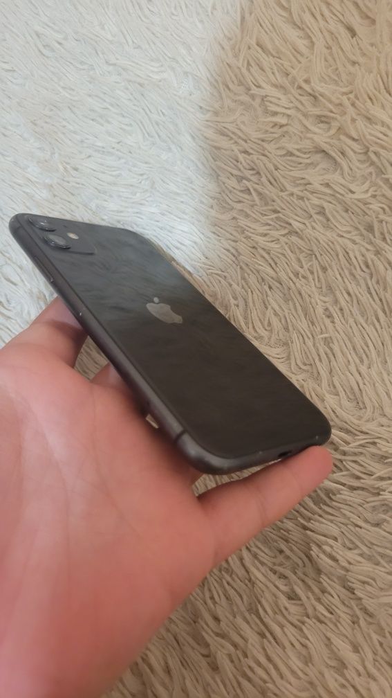 Продам IPhone 11