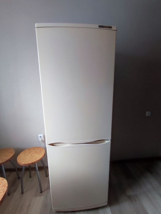 Холодильник  Атлант.