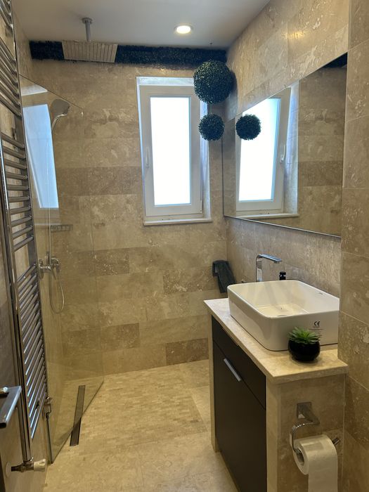 Închiriez apartament cu doua camere