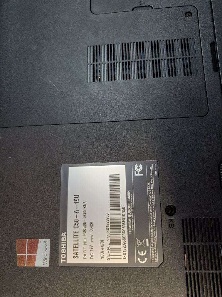 Laptop Toshiba C50 procesor i3, 8GB RAM ddr3, SSD 240 GB Nou, baterie