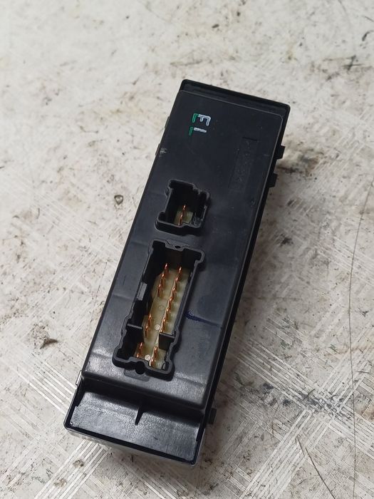 butoane geamuri electrice  nissan qashqai 1.2 benzina 2014