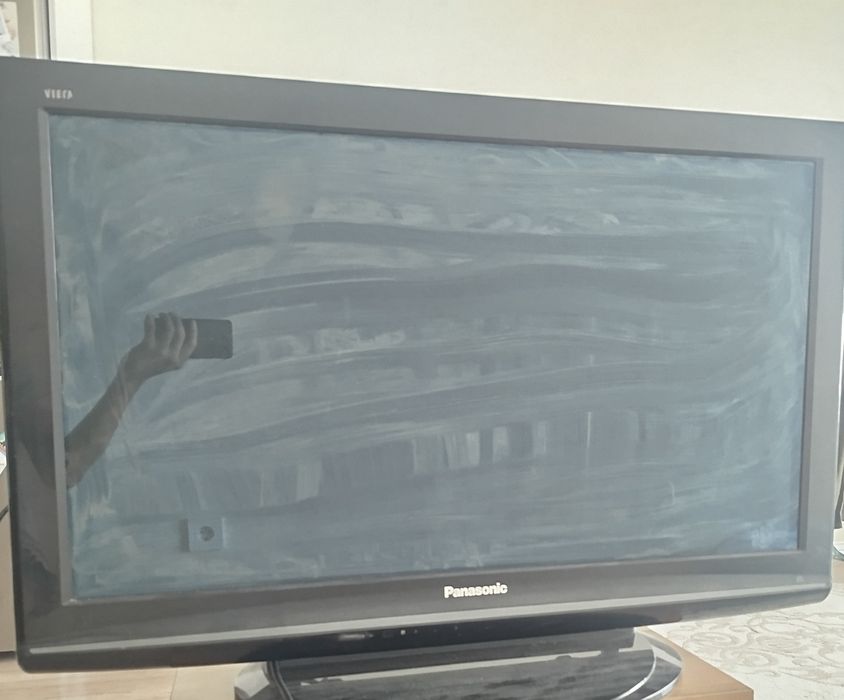 продам телевизор panasonic TX-PR37X10